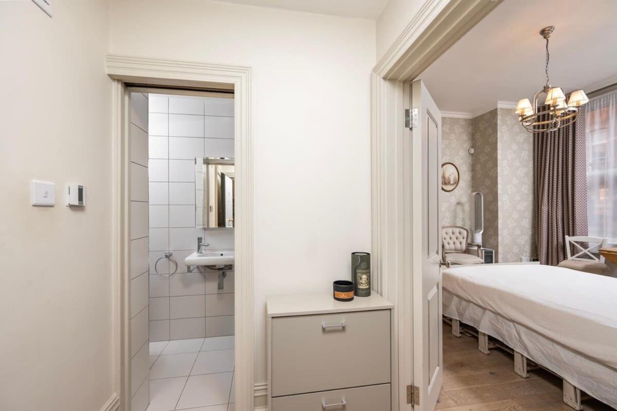 Charming Chelsea Studio Your Cozy Urban Retreat ロンドン エクステリア 写真