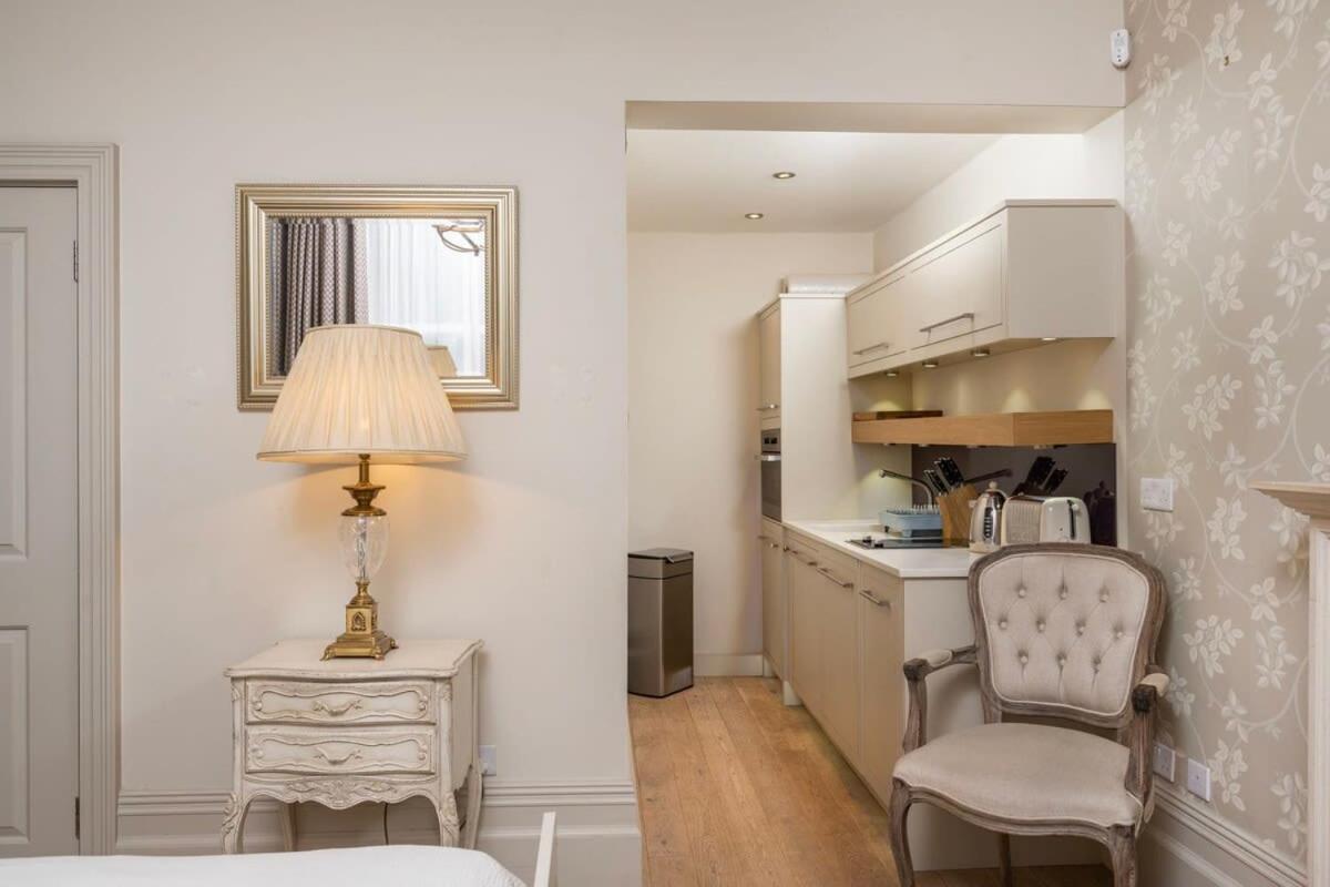 Charming Chelsea Studio Your Cozy Urban Retreat ロンドン エクステリア 写真